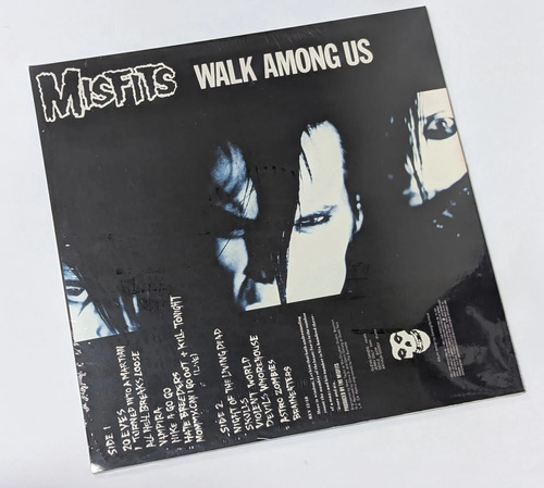 Foto original do produto Misfits Walk Among Us — 02 / Verso · Mercado Livre